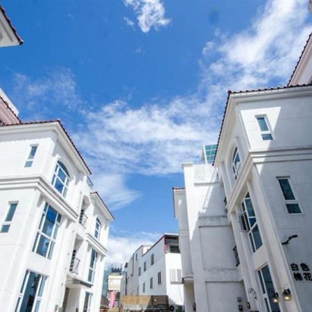 White Cotton Candy Homestay Hualien Buitenkant foto
