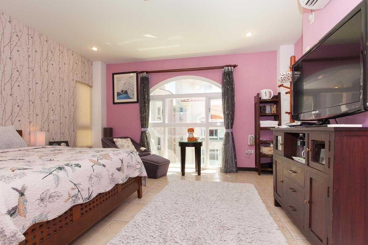 White Cotton Candy Homestay Hualien Buitenkant foto
