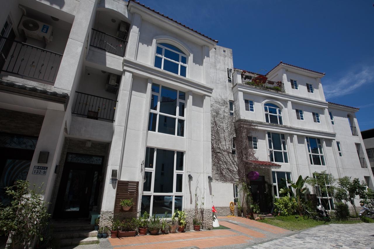 White Cotton Candy Homestay Hualien Buitenkant foto