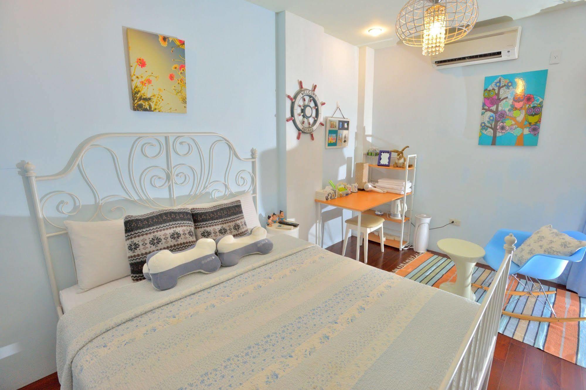 White Cotton Candy Homestay Hualien Buitenkant foto